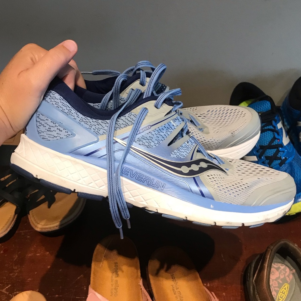 Saucony Womens Omni Running Sneaker Size 10